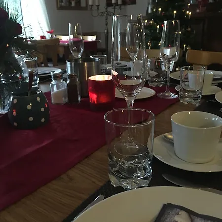 Gaestehaus Zur Linde Han/Misafirhane