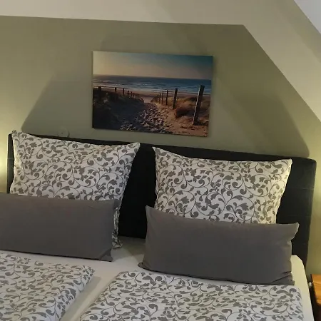 Inn Gaestehaus Zur Linde 3*